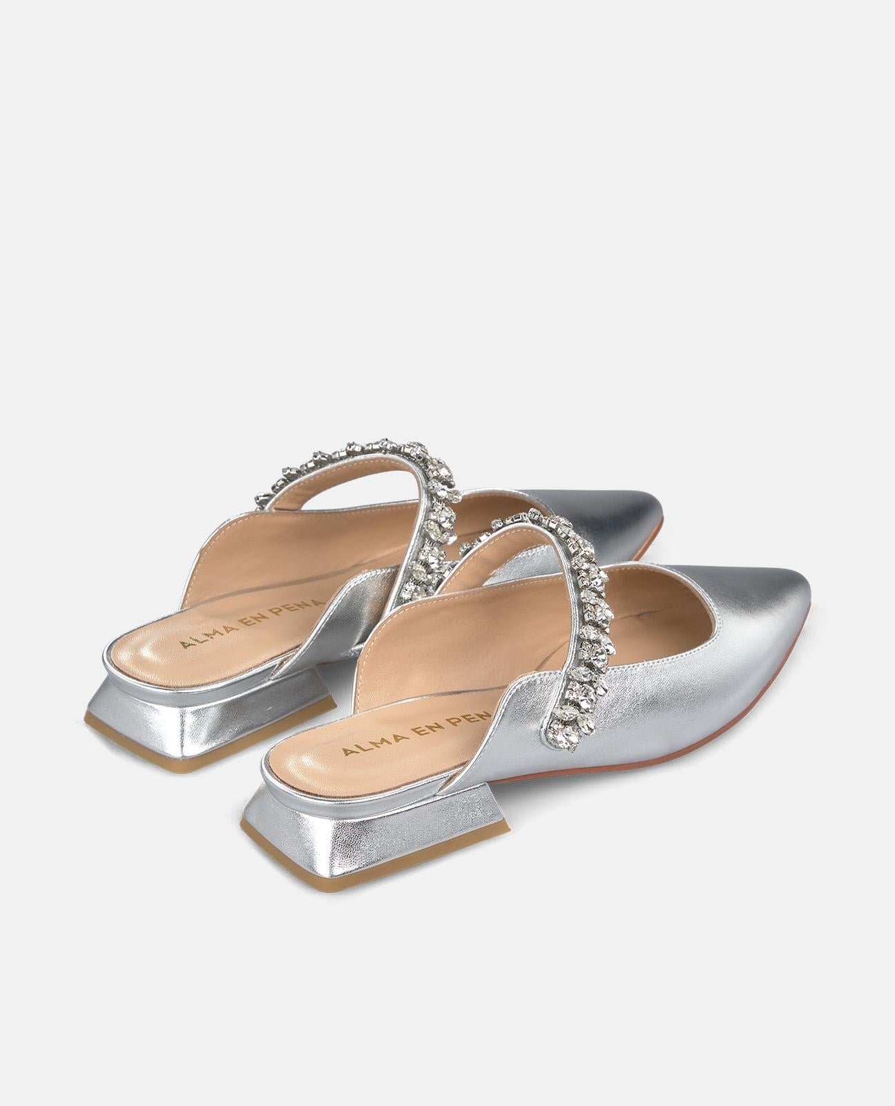 alma-en-pena-mules-silber-flach-mit-strass-riemen-und-2-cm-absatz image 3
