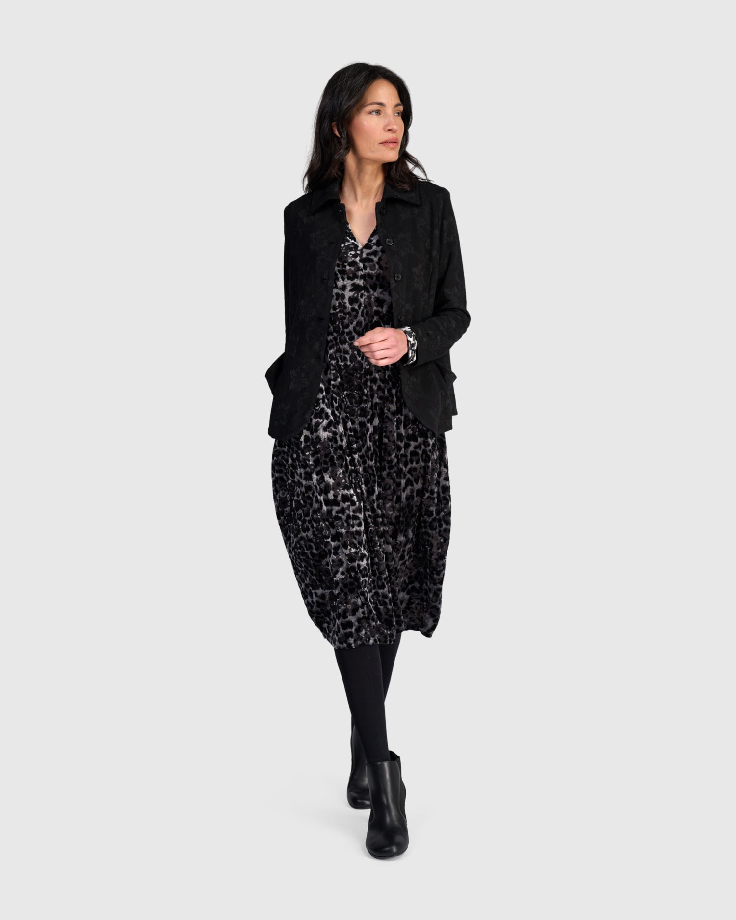 alembika-seraphine-blazer-black-flora-stretch-blazer image 6