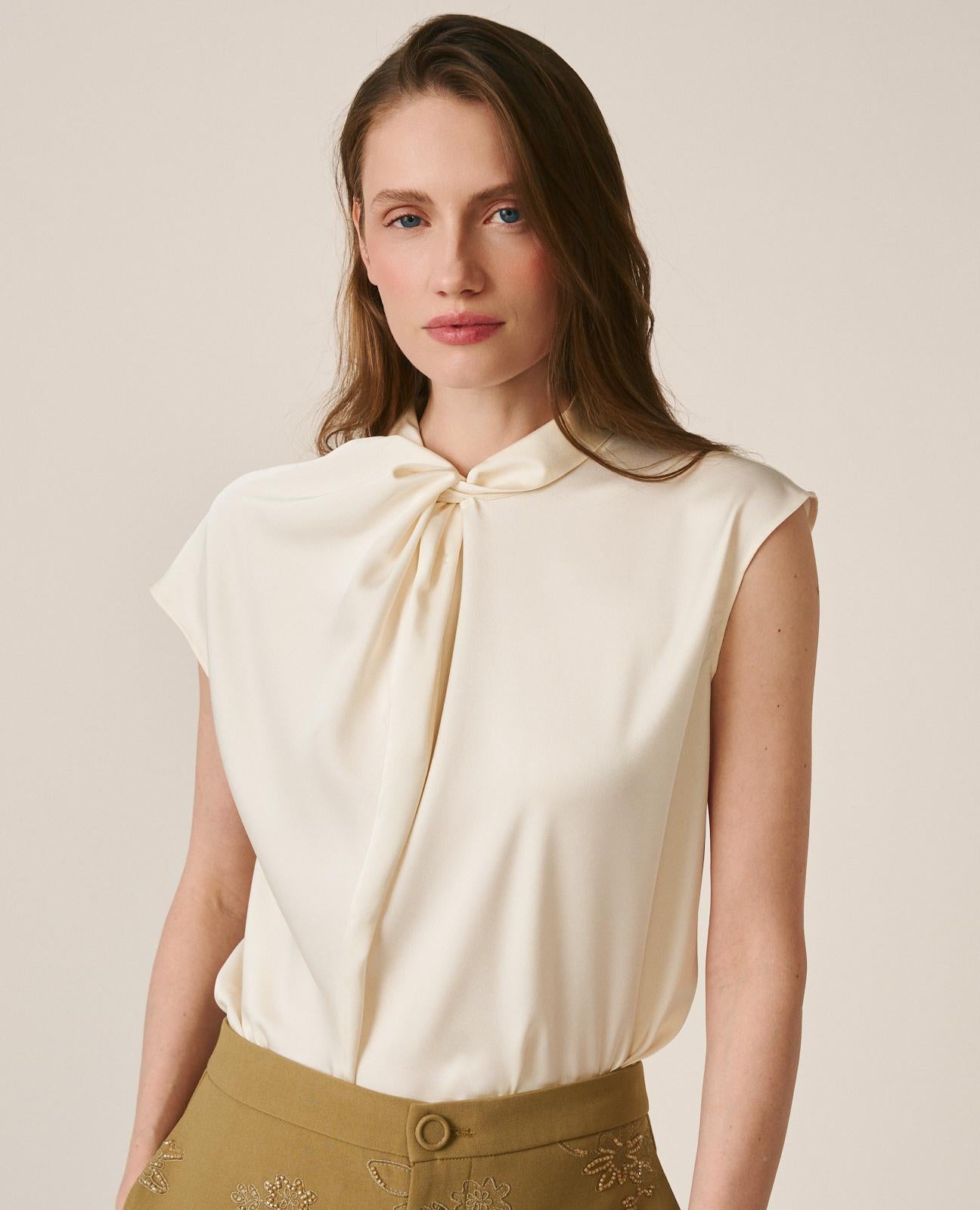 alma-en-pena-satin-plain-blouse-wei-e-rmellose-satin-bluse-mit-drap-ausschnitt image 1
