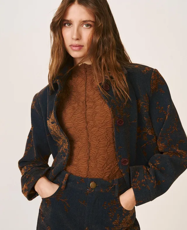 alma-en-pena-floral-denim-jacket-jeansjacke-mit-blumen-flockvelours-blau image 1