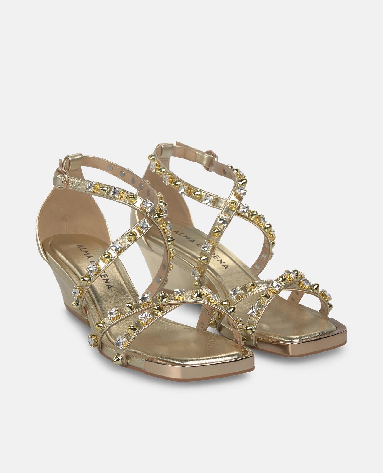 alma-en-pena-riemchensandale-gold-mit-strass-und-6-cm-blockabsatz image 2