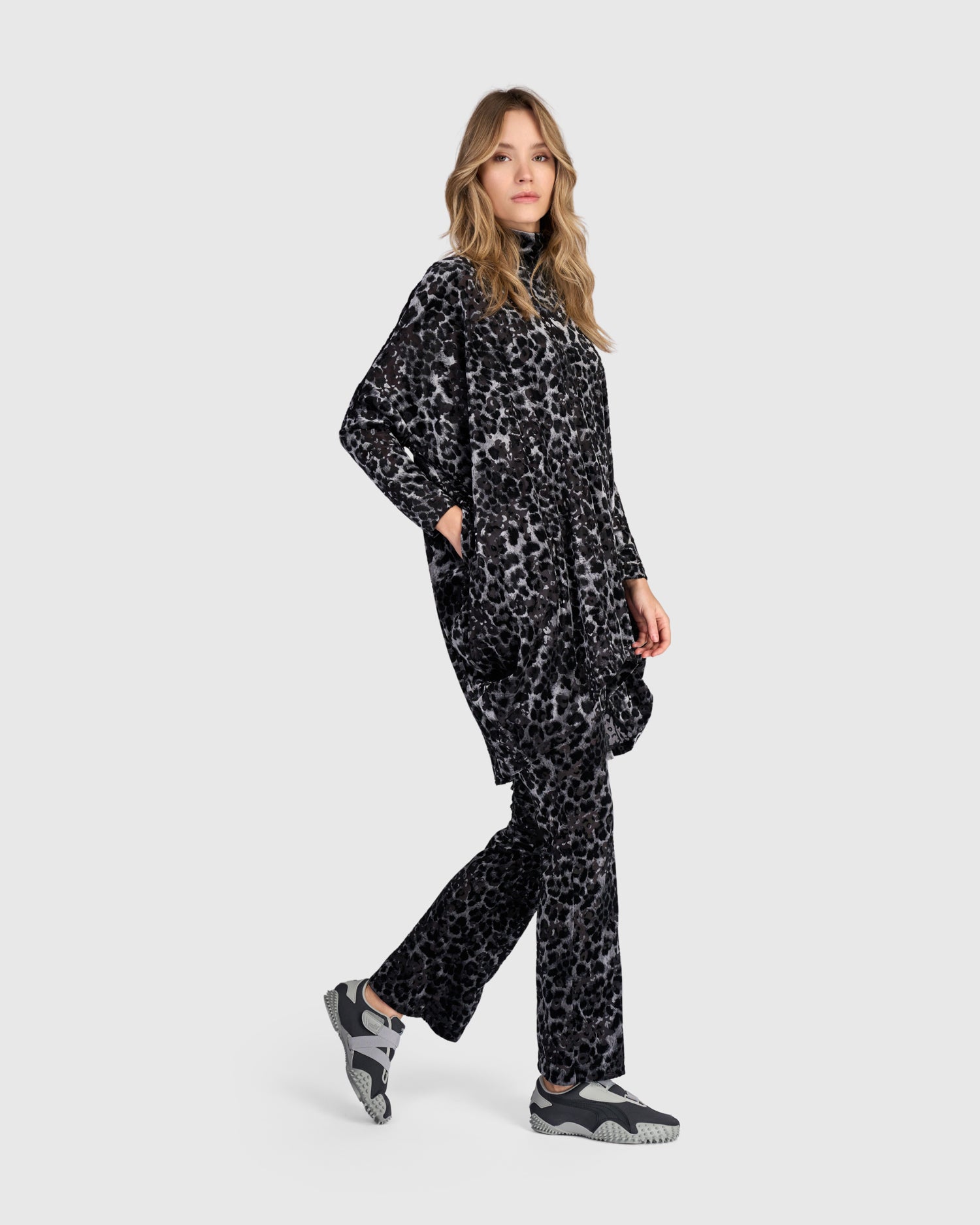 alembika-bagheera-oversized-tunic-tunika-pewter-leopard image 7