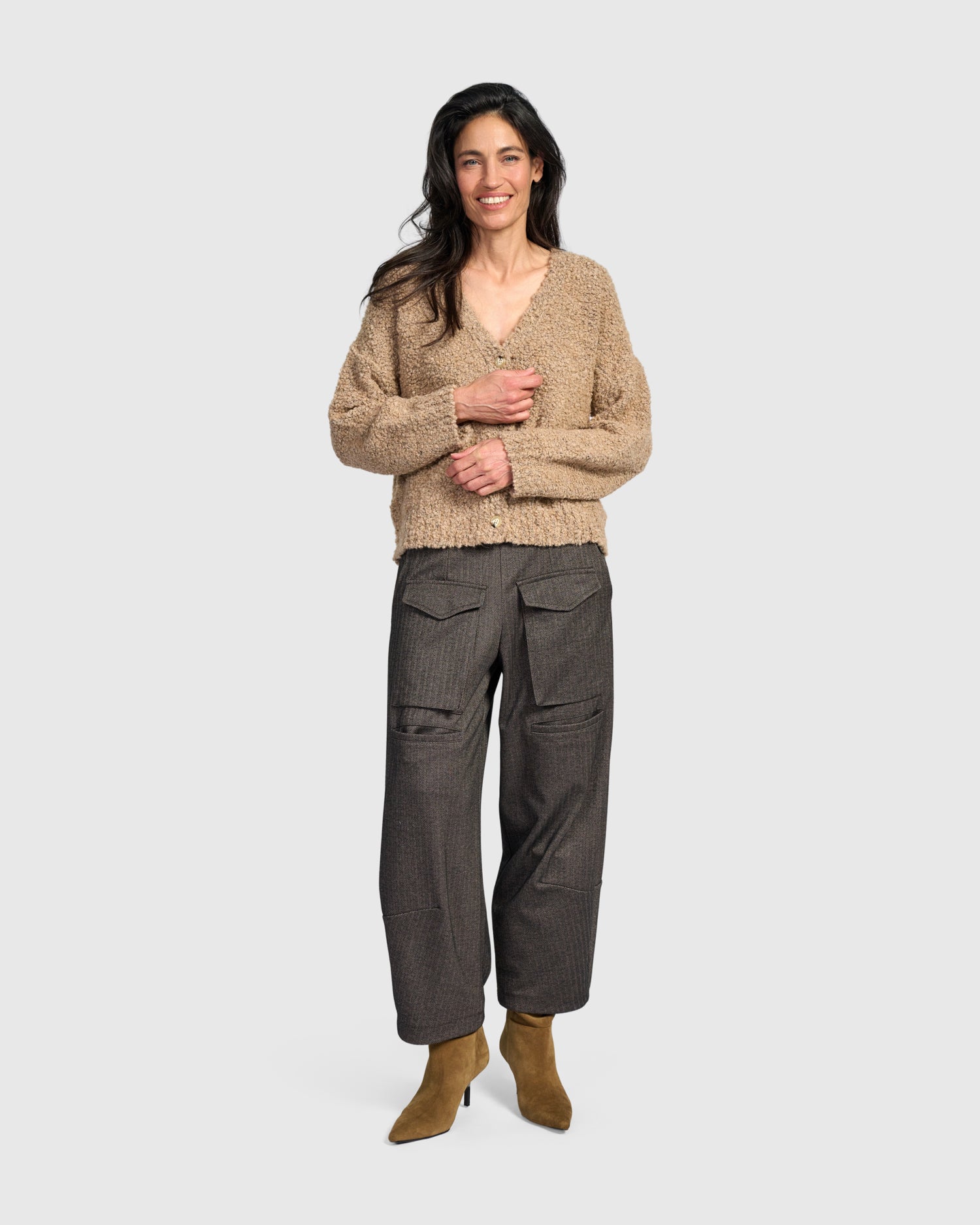 alembika-atelier-herringbone-hose-taupe image 7