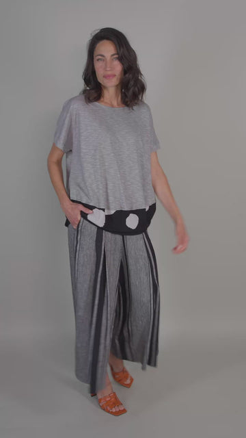 alembika-heather-blouson-tee-schwarz-kurzarm-top image 3