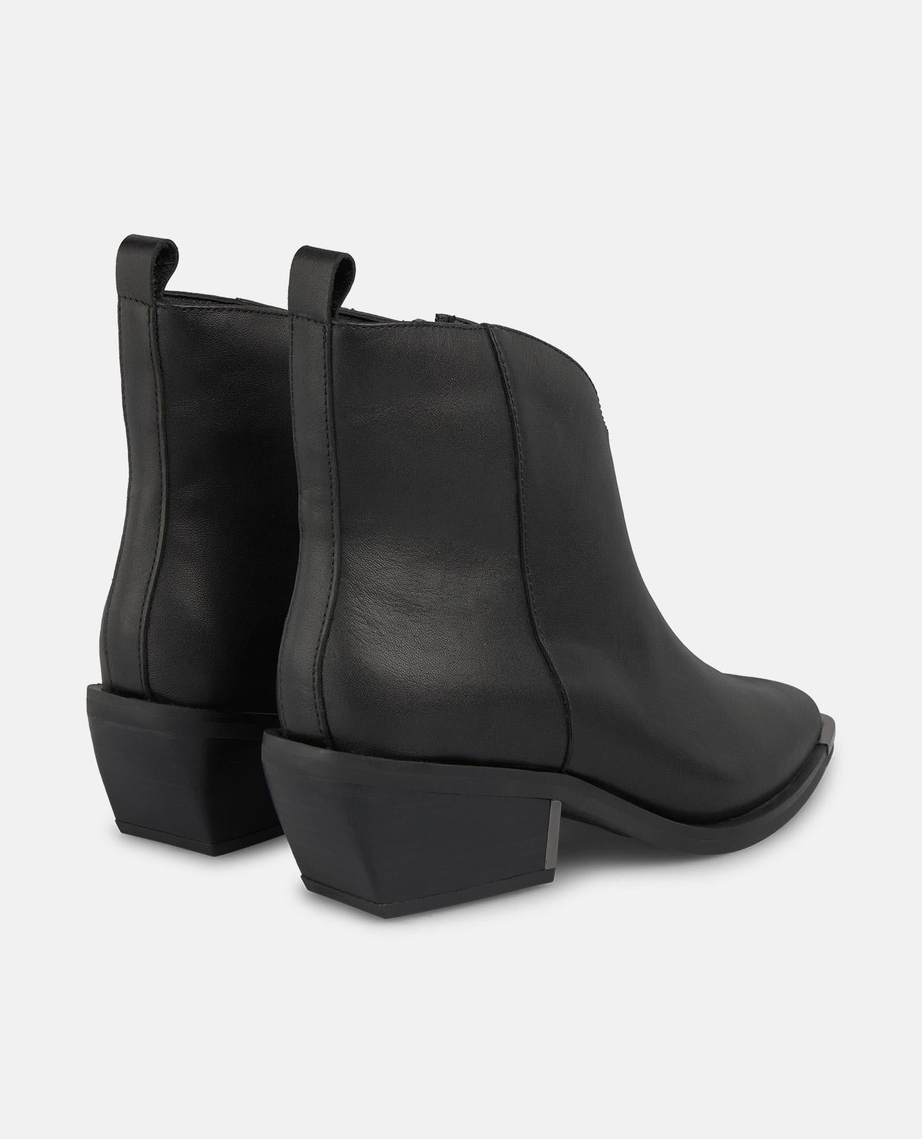 alma-en-pena-flache-stiefelette-schwarz-mit-rei-verschluss-4-5-cm image 3