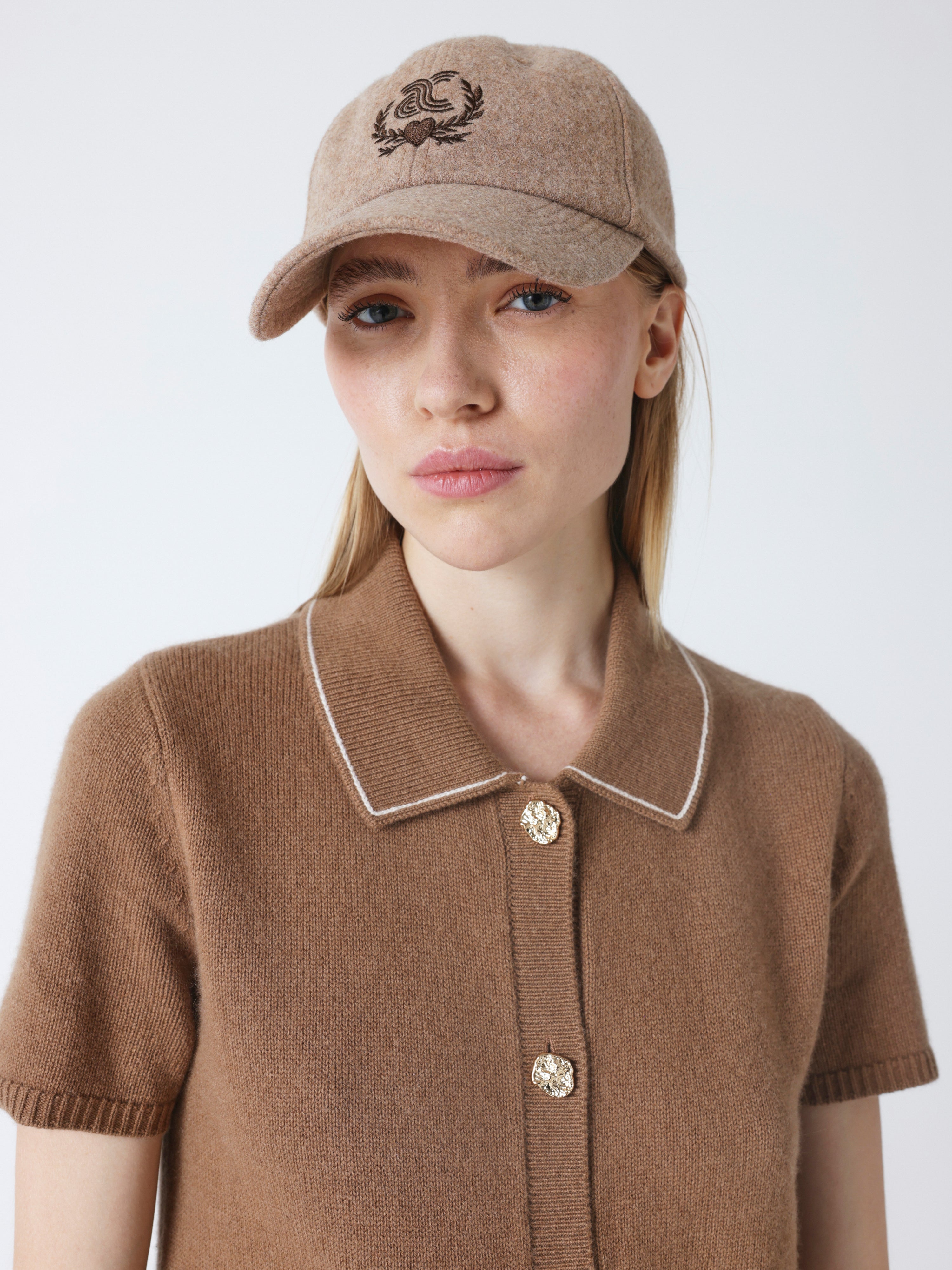 absolut-casquette-woll-cap-unisex-chestnut-braun-mit-stickerei image 1