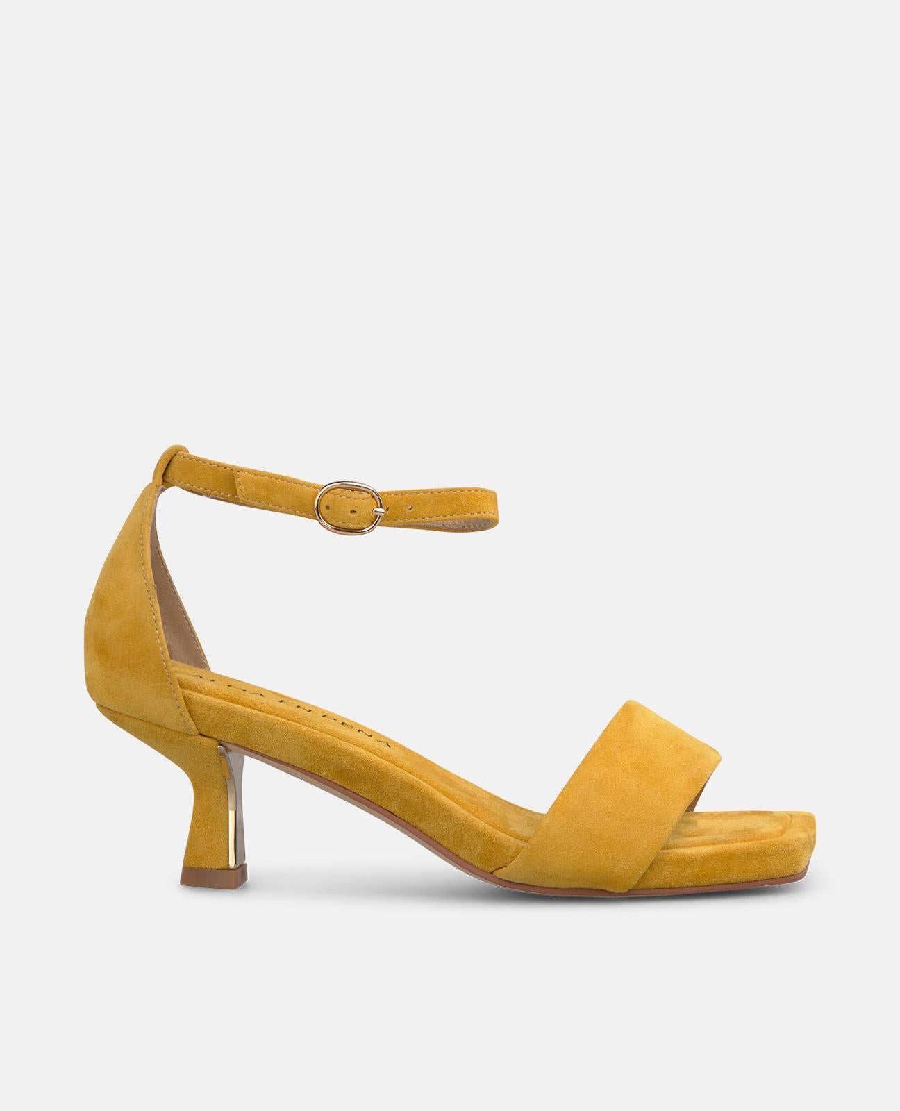alma-en-pena-nappa-sandale-mit-vorderriemen-senf-sandalette-mit-5-5-cm-absatz image 1