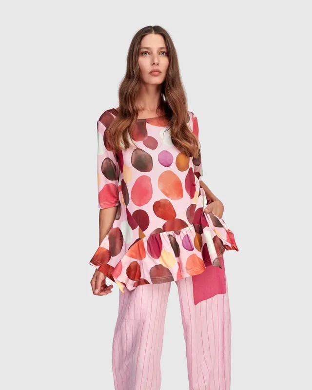 alembika-addison-flouncy-tee-damen-top-magenta-dots image 1