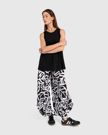 alembika-essential-sleeveless-top-schwarz image 5