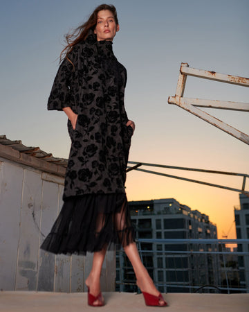 alembika-jaquie-shift-dress-black-roses image 8