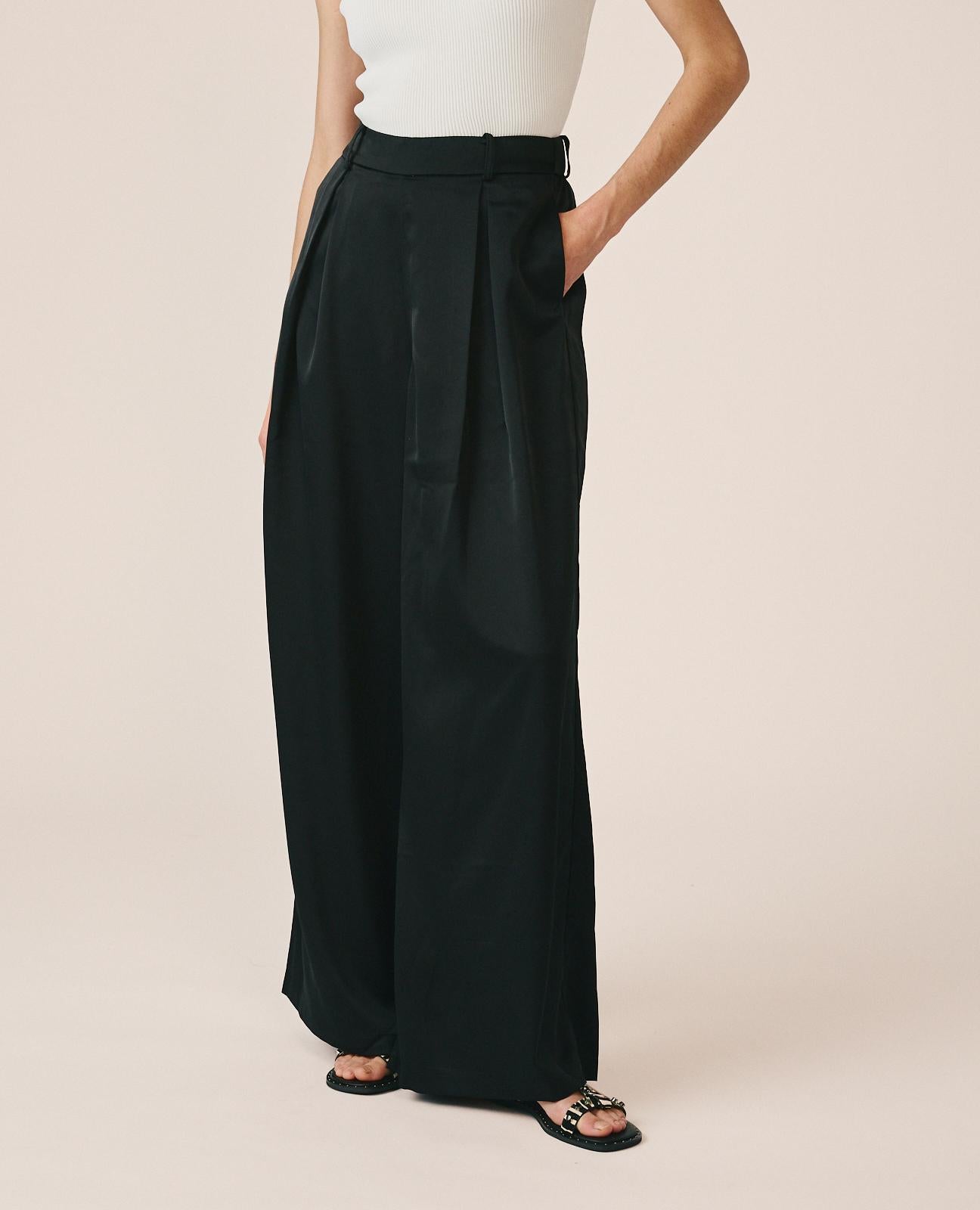 alma-en-pena-satin-hose-high-waist-marlenehose-schwarz image 3