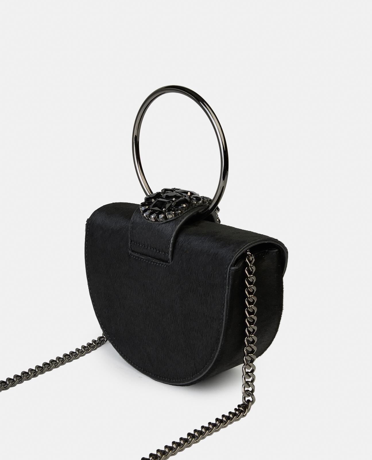 alma-en-pena-half-moon-schultertasche-snake-schwarz-mit-kette-und-schmuckstein image 2