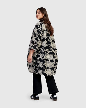 alembika-urban-spectre-cocoon-jacke-web-mantel image 7