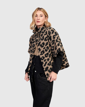 alembika-panthera-cozy-cropped-jacke-leopard image 5
