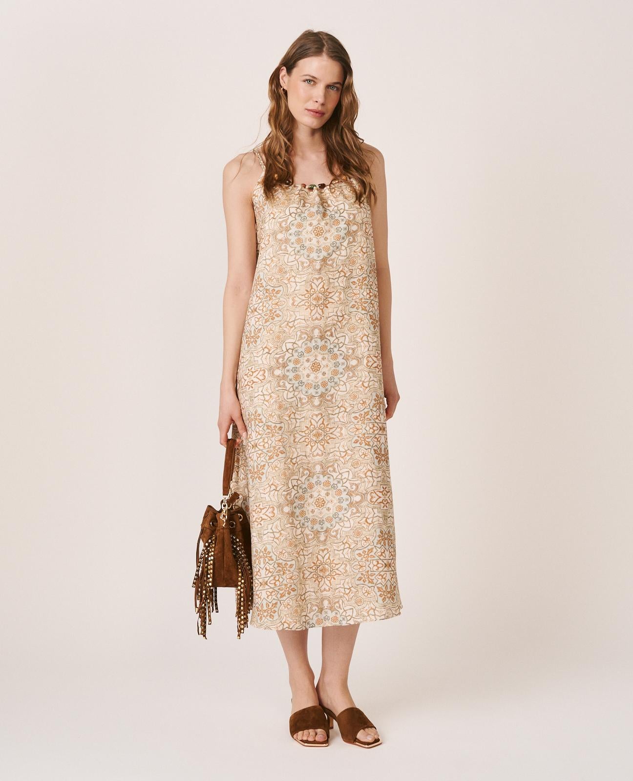 alma-en-pena-midikleid-mit-print-braun image 4