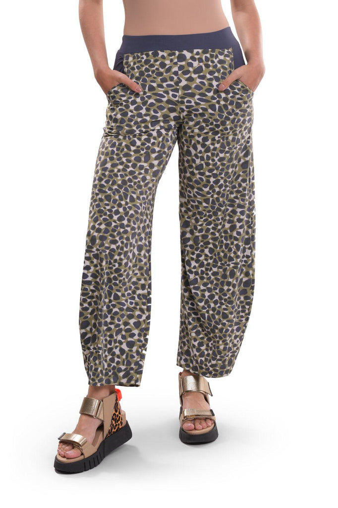 alembika-confetti-flow-pants-sage-sp134s-strickhose image 1