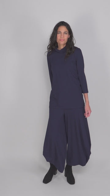 alembika-essential-mockneck-top-navy image 3