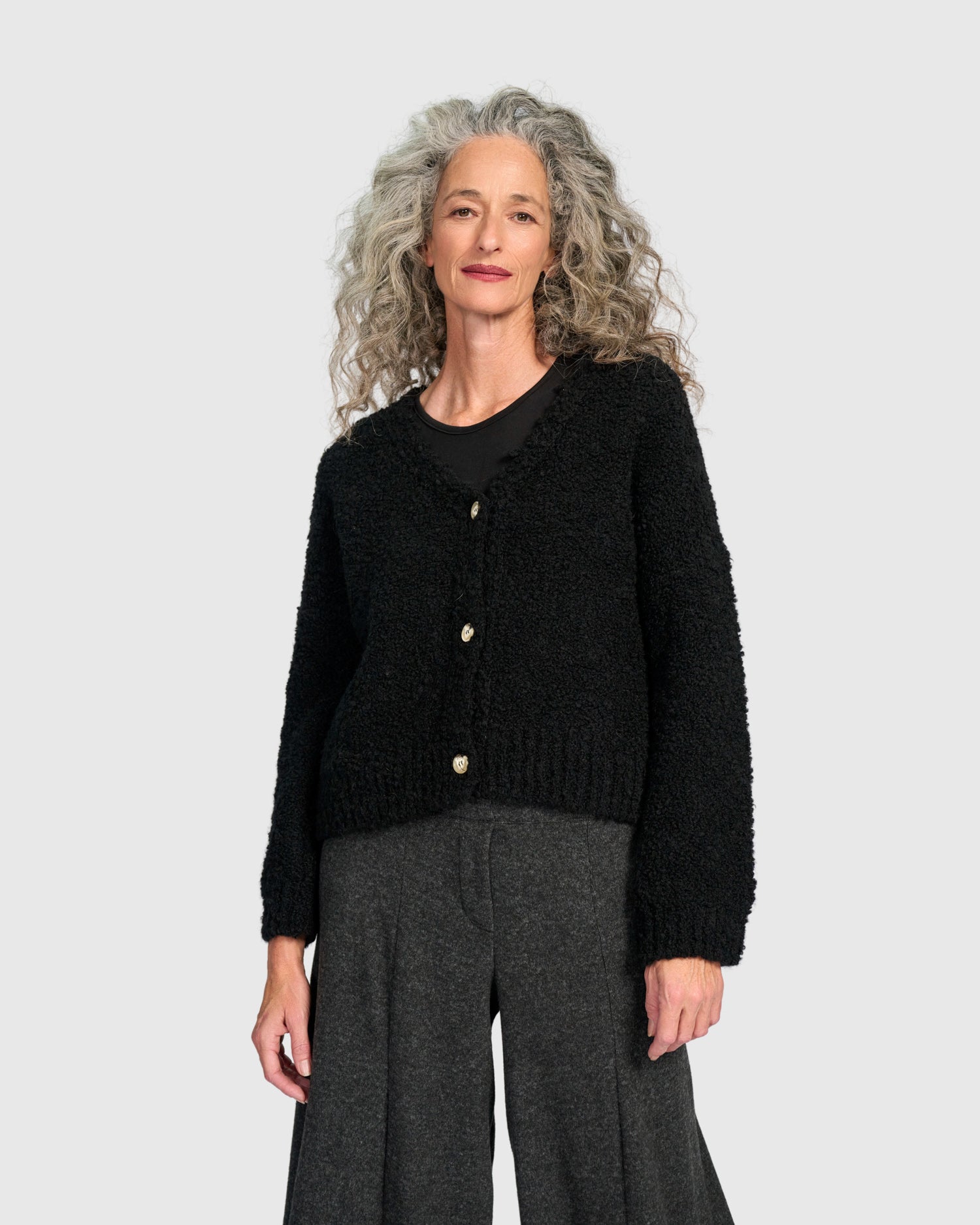 alembika-teddy-boucle-cardigan-ink-schwarz image 3