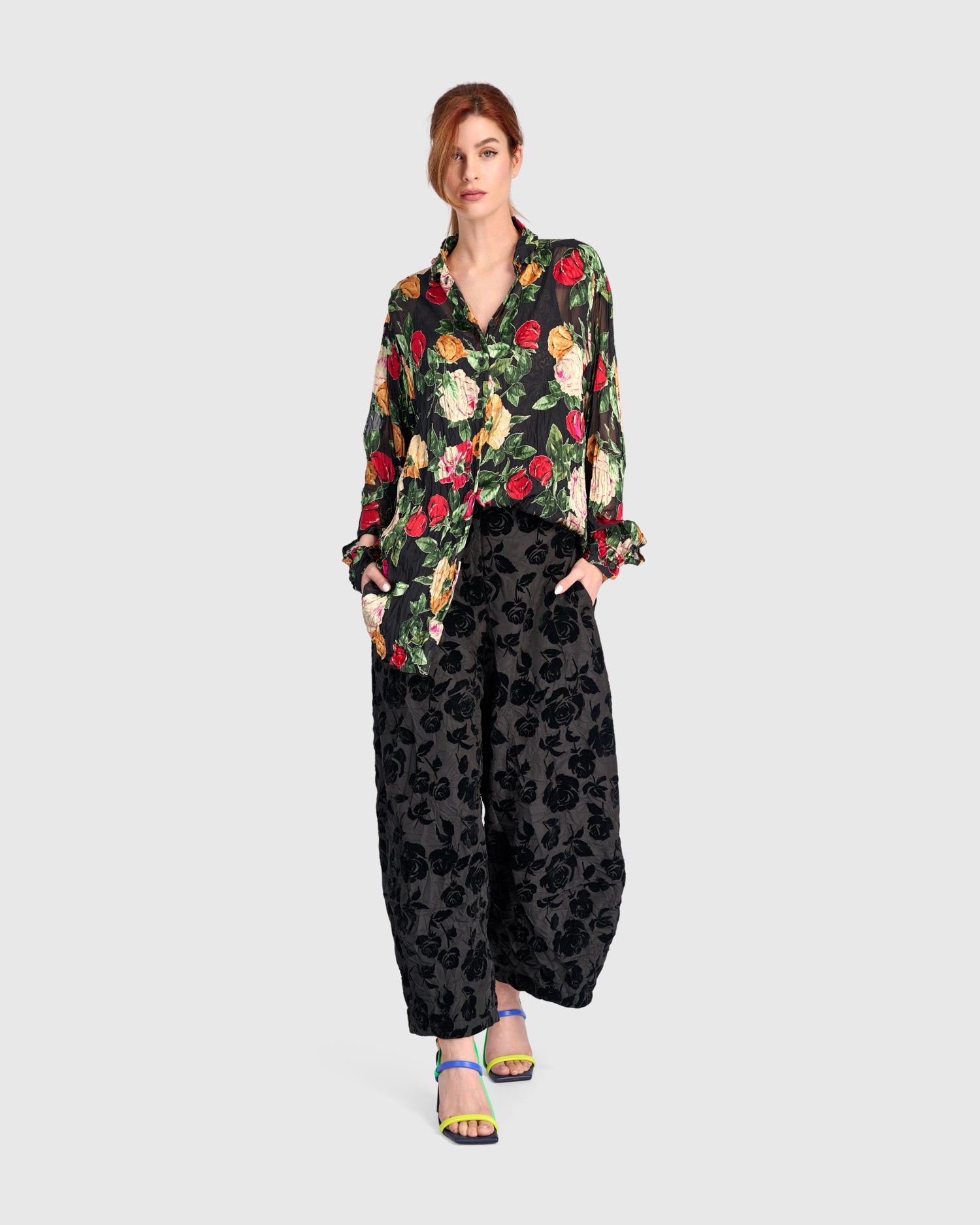 alembika-attar-lantern-pants-black-rose-ballon-hose-cropped image 2