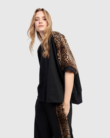 alembika-urban-shroud-top-leoprint image 3