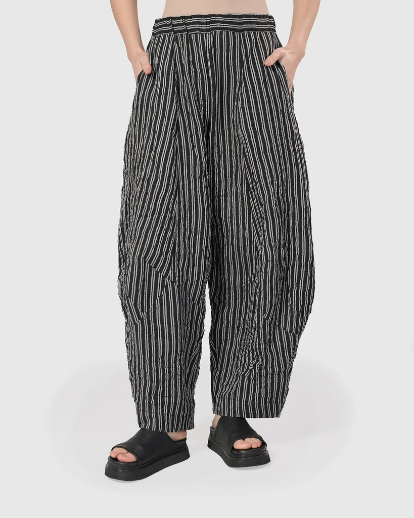 alembika-urban-pinstripe-crinkle-lantern-hose-silber-schwarz image 1