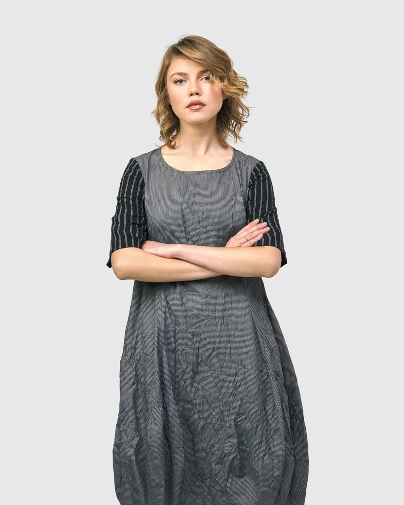 alembika-demeter-relaxed-cocoon-kleid-mix-ballonkleid-mit-taschen image 1
