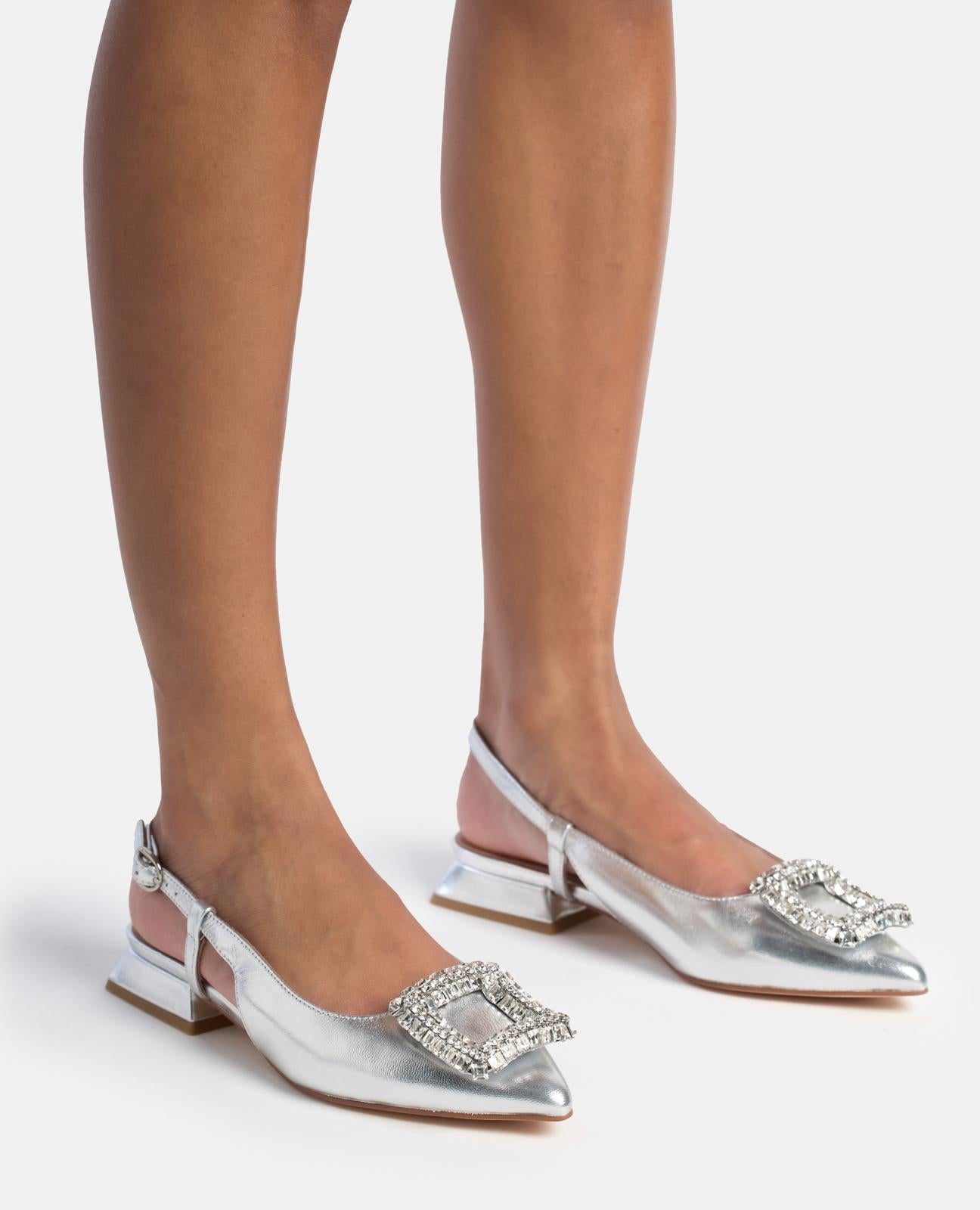 alma-en-pena-flat-brogue-schuh-mit-strass-spange-silber image 4