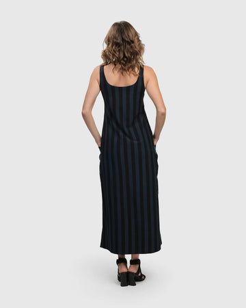 alembika-urban-maxi-tank-kleid-in-navy image 7