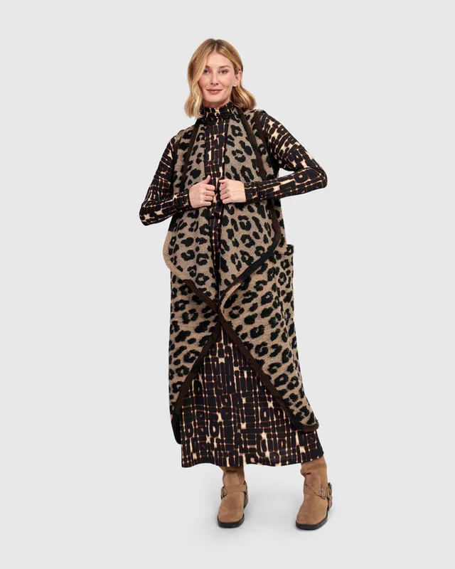 alembika-savage-cozy-draped-weste-leopard-strickweste-lang image 1