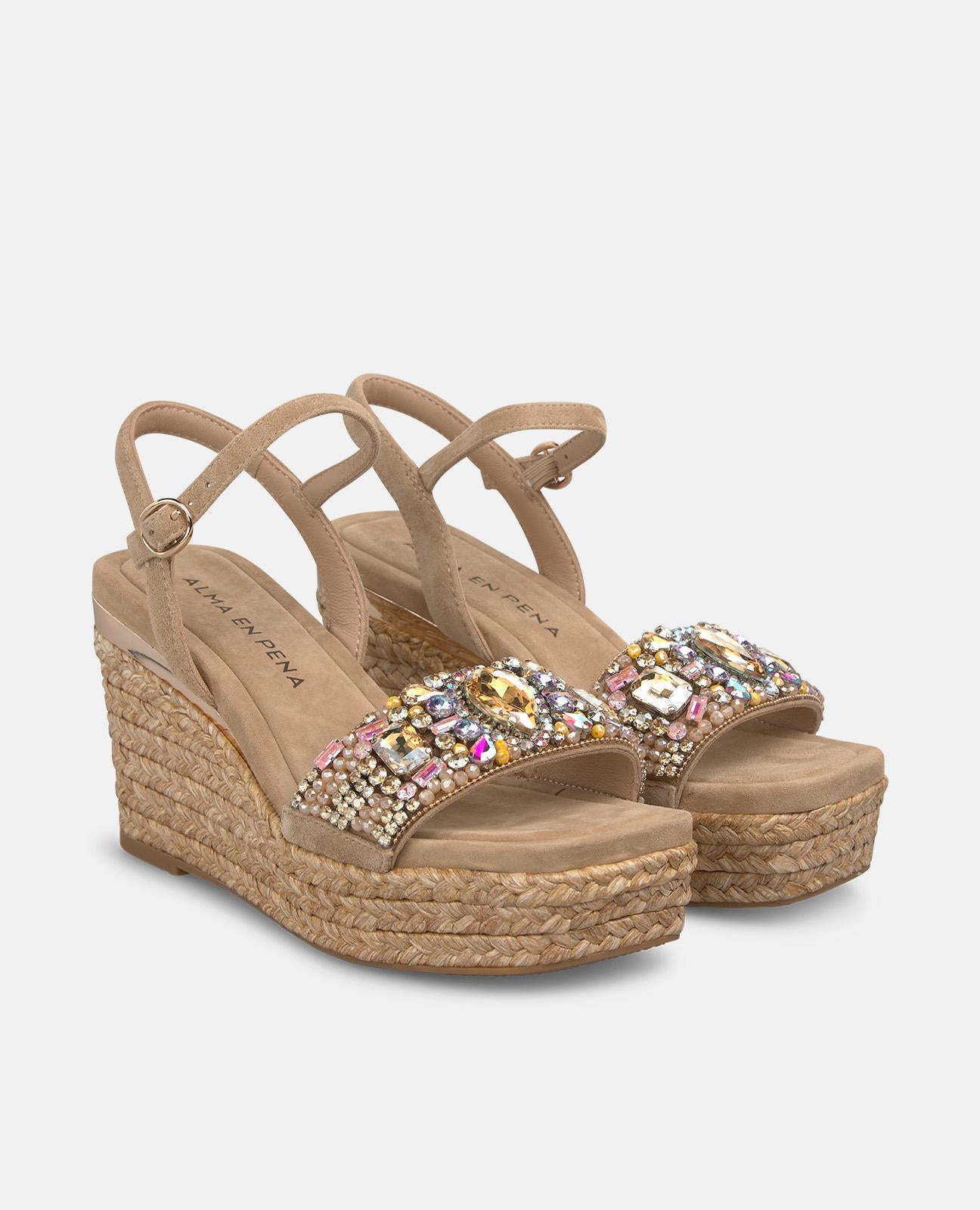 alma-en-pena-keilsandalette-esparto-arena-9-cm-mit-strass-riemen image 2