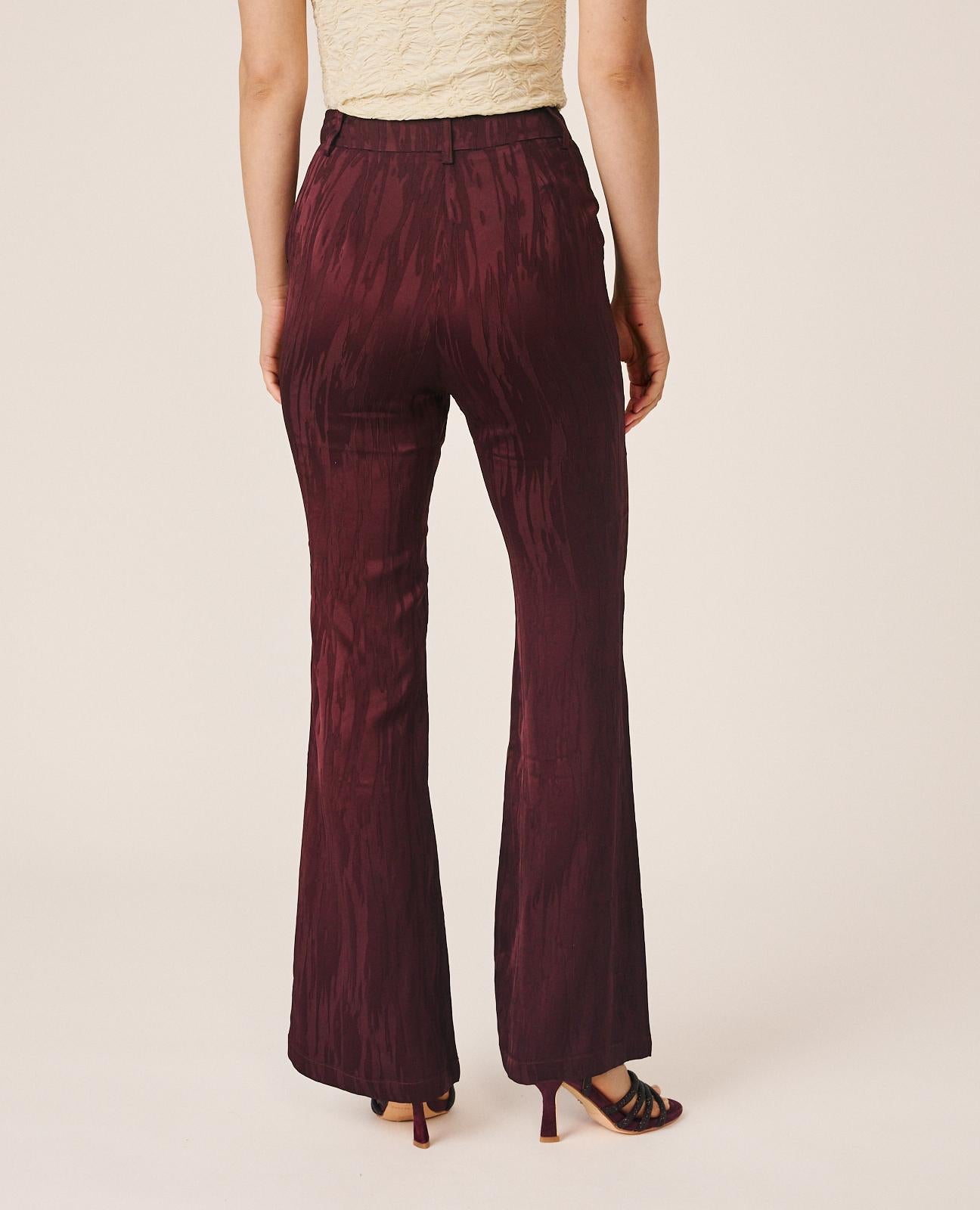 alma-en-pena-jacquard-flare-hose-bordeaux-high-waist-schlaghose image 6