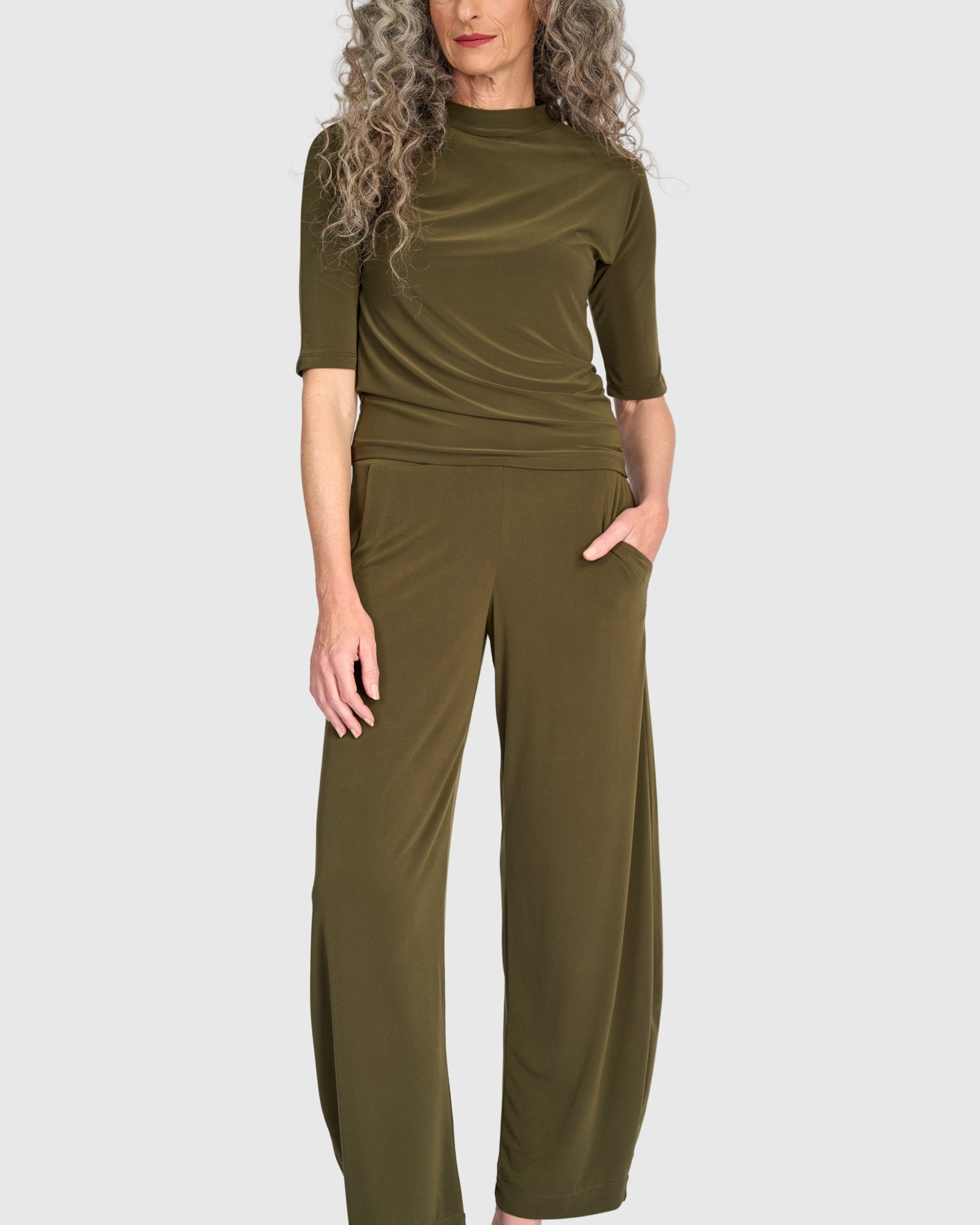 alembika-essential-slinky-flow-pants-khaki image 6