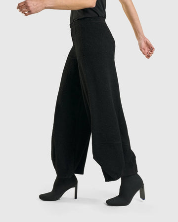 alembika-jacquard-punto-hose-black-drapierte-puff-hose image 4