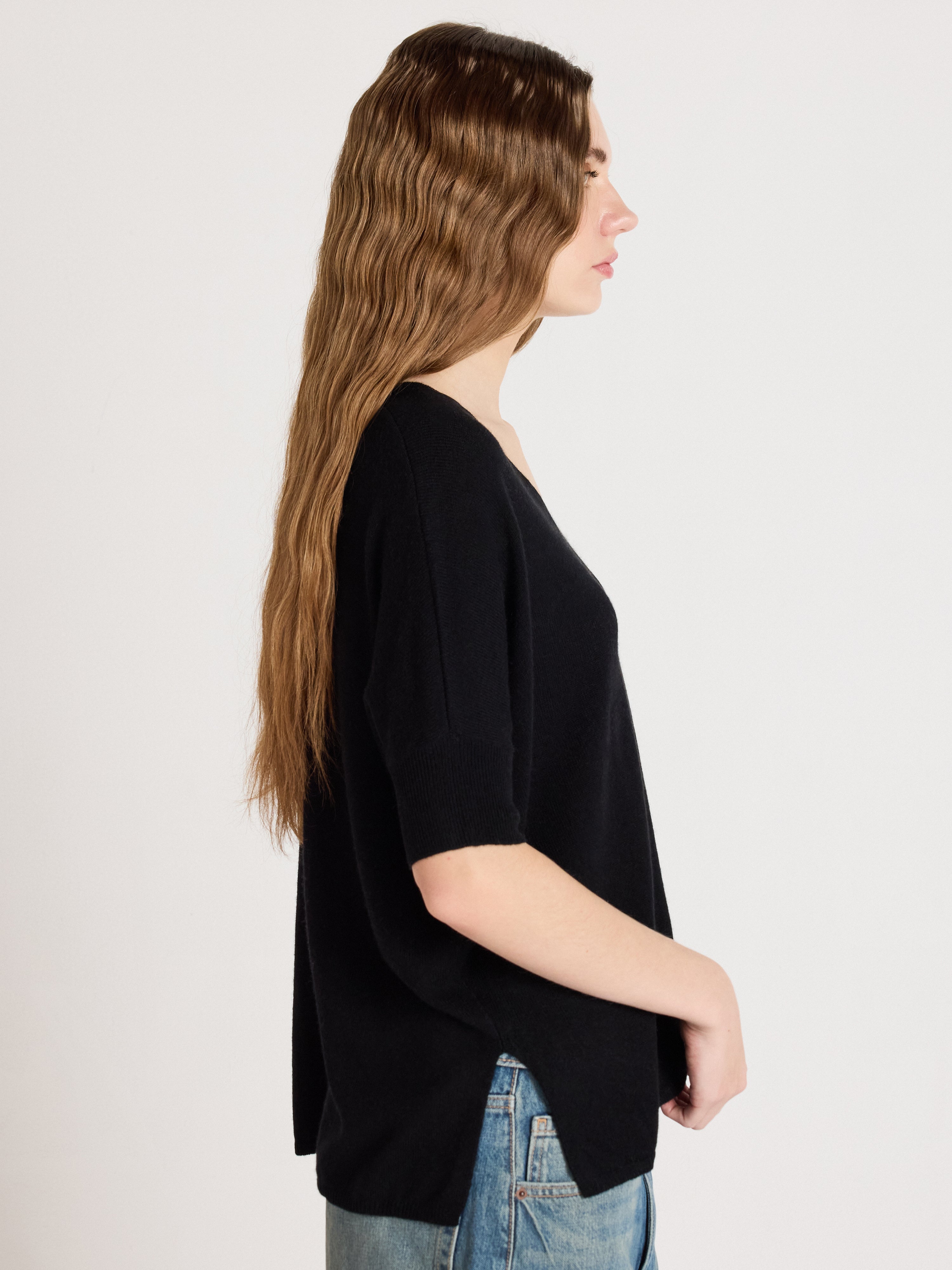 absolut-kate-poncho-pullover-mit-v-ausschnitt-aus-kaschmir-schwarz image 3