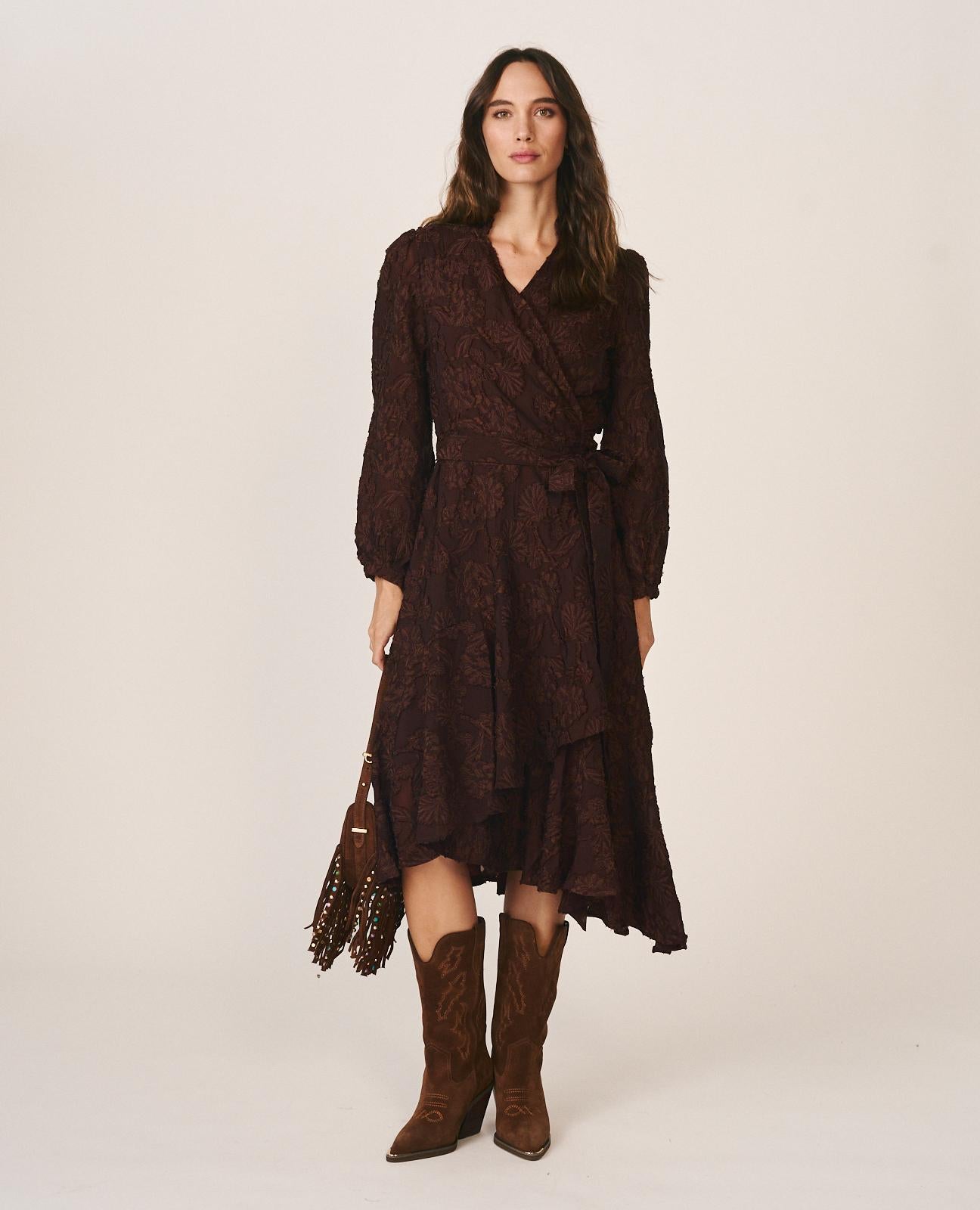 alma-en-pena-floral-fil-coup-midi-kleid-lila-wickeloptik image 1