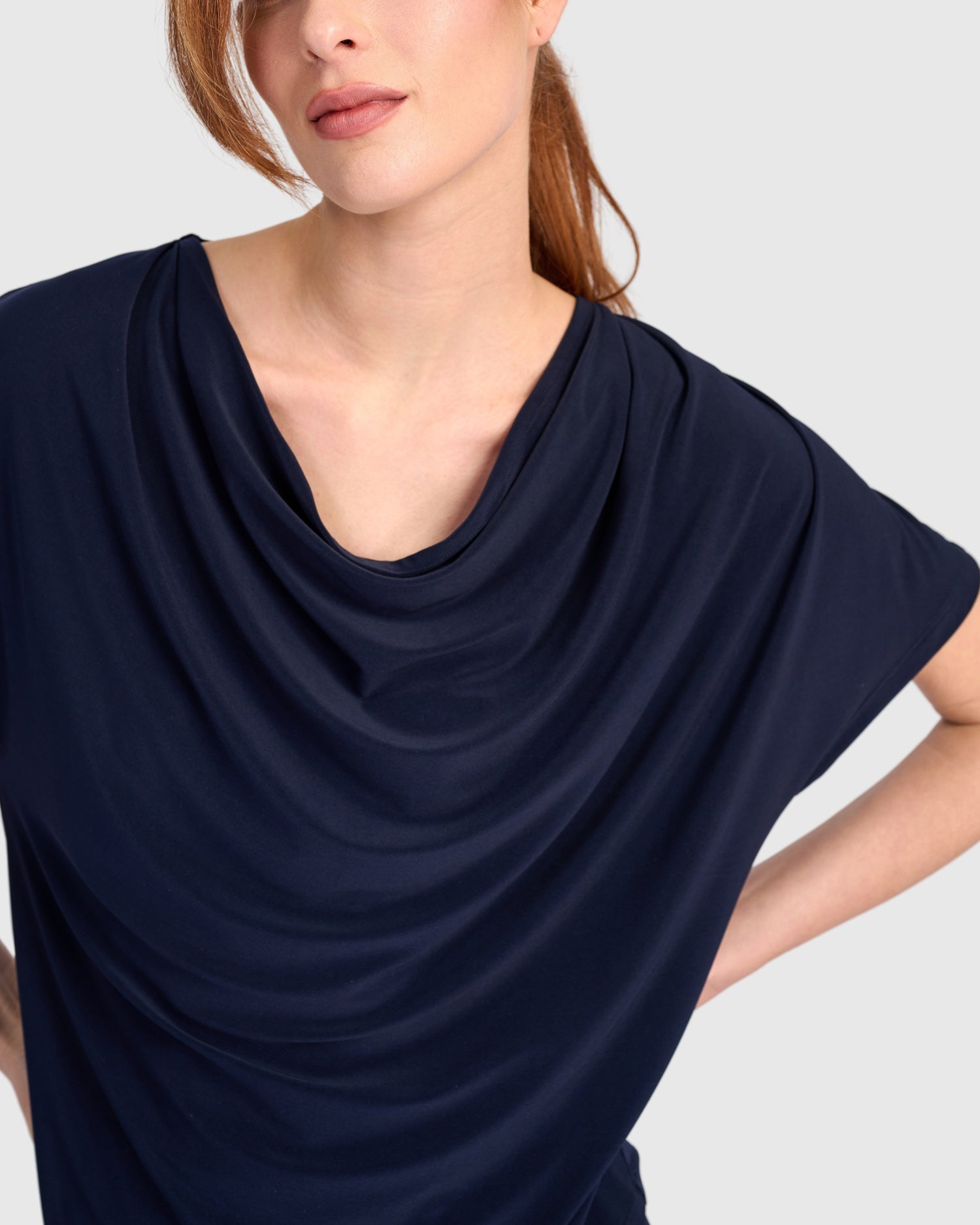 alembika-fluid-slinky-cowl-top-navy image 2