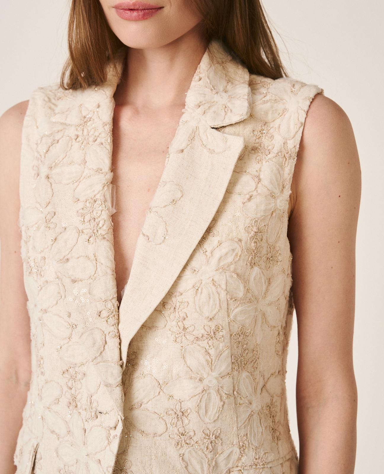 alma-en-pena-bestickte-weste-rmellos-beige image 5