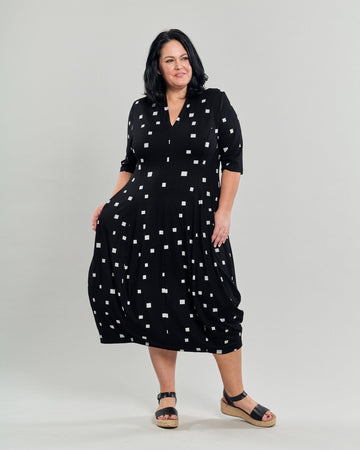 alembika-carla-cocoon-midi-kleid-squares-baumwollkleid image 3