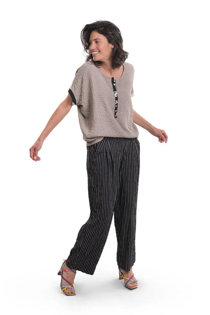 alembika-henley-crepe-top-stone-knopfleisten-shirt image 1