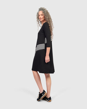 alembika-cecile-relaxed-kleid-stripes image 6
