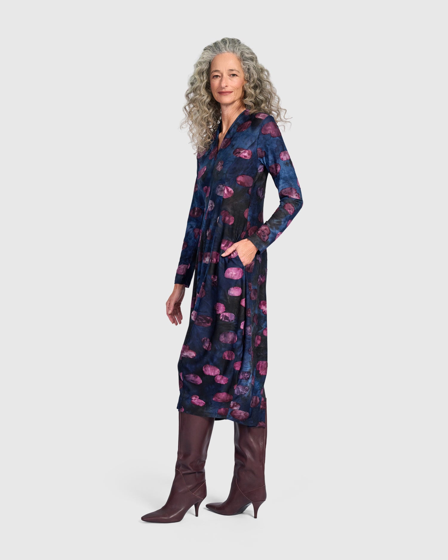 alembika-festoon-v-neck-cocoon-kleid-midnight-wine image 6