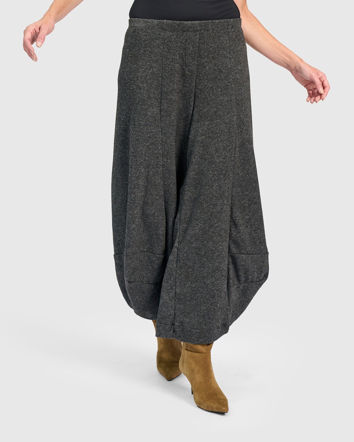 alembika-plush-punto-pants-carbon-damen-lantern-hose image 7