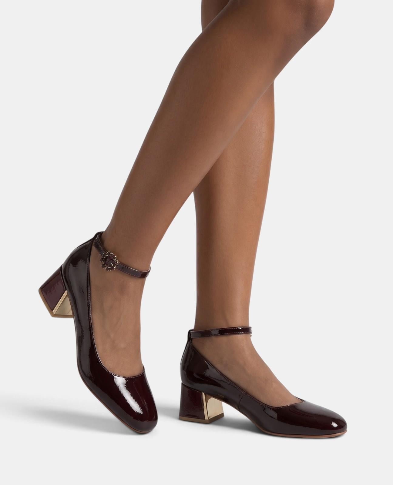 alma-en-pena-lack-pumps-bordeaux-5-5-cm-blockabsatz image 5