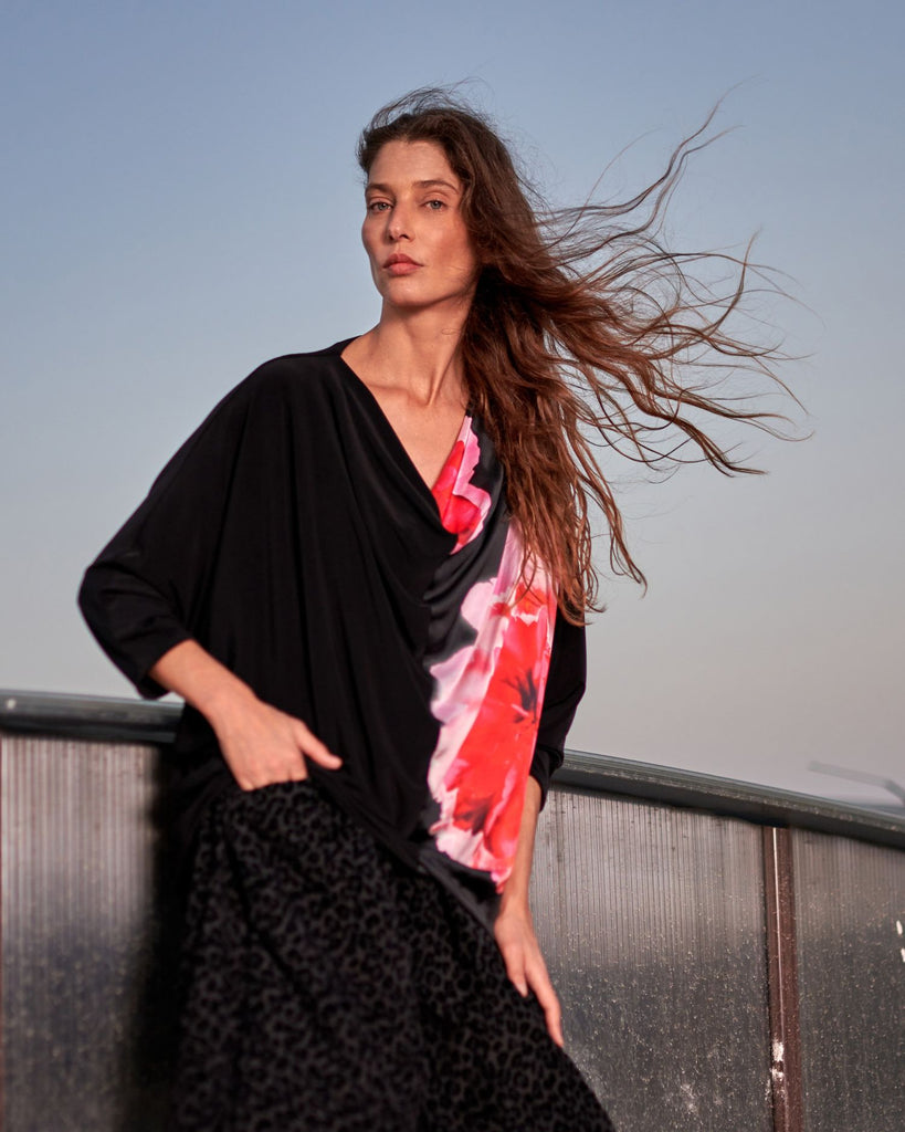 alembika-perle-draped-top-schwarz-pink image 1