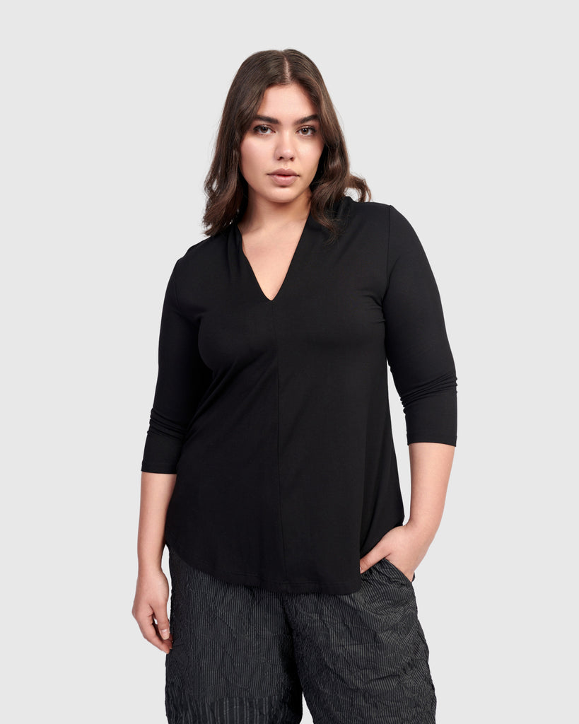 alembika-essential-v-ausschnitt-top-schwarz-3-4-arm image 1