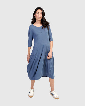 alembika-essential-crew-cocoon-kleid-blue-mist image 3