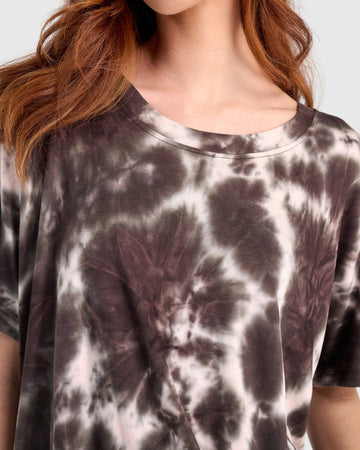 alembika-latte-flounce-t-shirt-braun-pink-tie-dye image 3