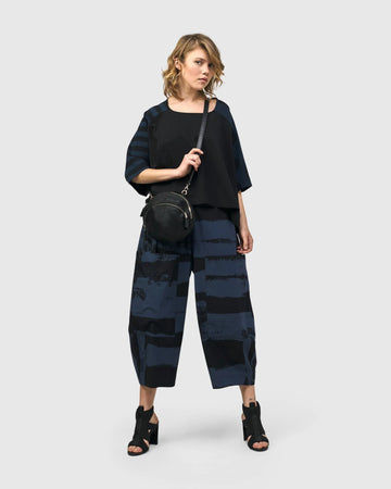 alembika-urban-centro-cropped-tee-navy image 8