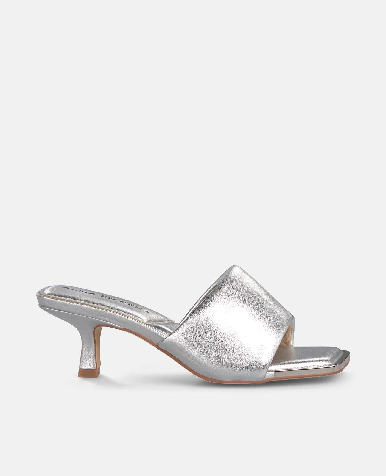 alma-en-pena-alfa-62847-riemchen-sandalette-metallic-silber-5-cm image 1