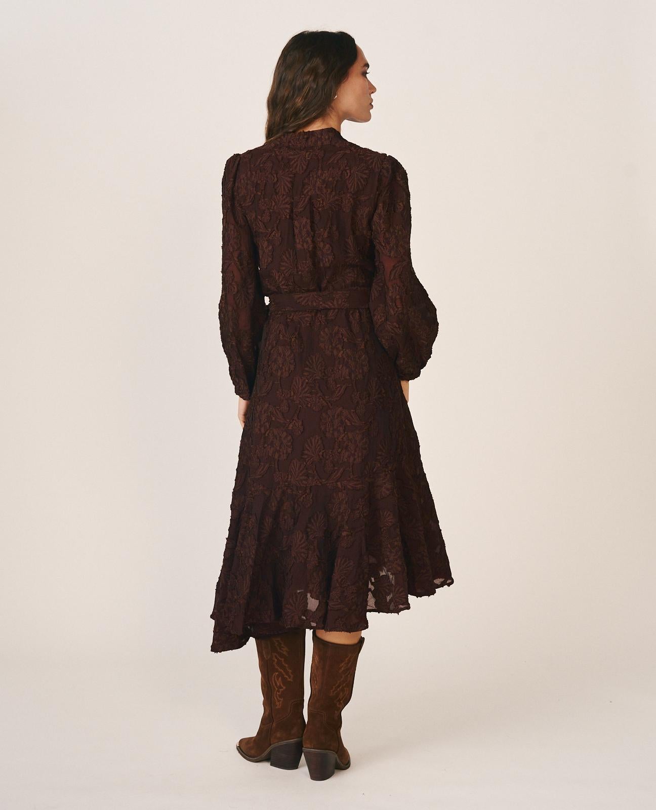 alma-en-pena-floral-fil-coup-midi-kleid-lila-wickeloptik image 6